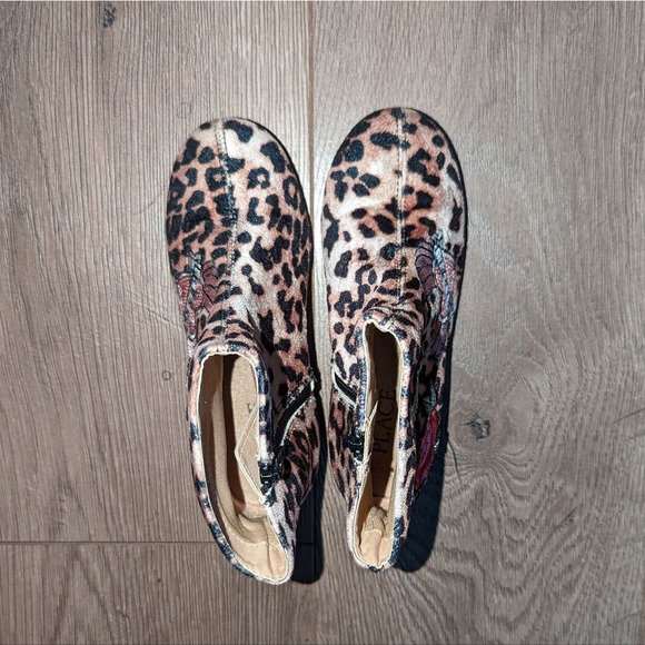 Girl's booties  - Picture 8 of 8